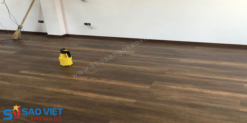Hình ảnh sàn gỗ Inovar TZ332 khi thi công thực tế